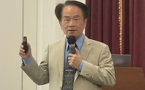 國安局曾警告陳儀深：出書印線民「可關7年」  蔡英文稱「我也不能下條子」