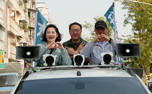 前鎮小港議員初選6搶3    金牌立委吳思瑤、李昆澤力挺黃彥毓