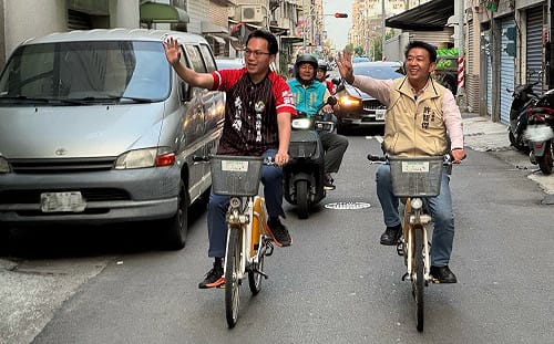 「兩代」鳳山代議士惺惺相惜     許智傑情義相挺林智鴻拼初選