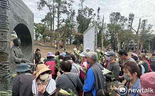 民進黨南市黨部紀念228　追思獻花籲守護民主自由