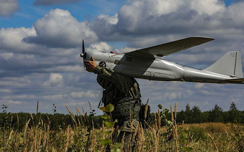 俄軍在校園招募無人機操作員　大學生：去當程式設計師不更好？