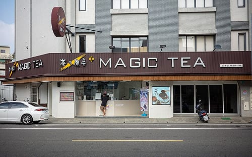 還以為來到中國？茶之魔手台南門市簡體字宣傳語遭炎上  總部發文急滅火