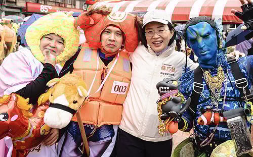 全台唯一「水裡來火裡去」！野柳神明淨港登場　蘇巧慧：讓新北文化發揚國際