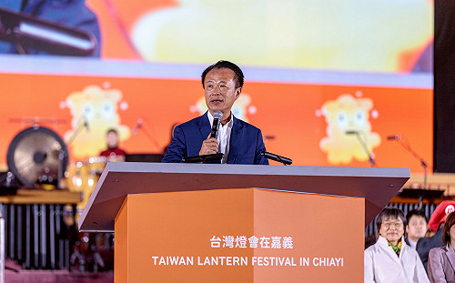 2026台灣燈會開燈　翁章梁迎百萬人潮　主燈「世界的阿里山」點亮嘉義