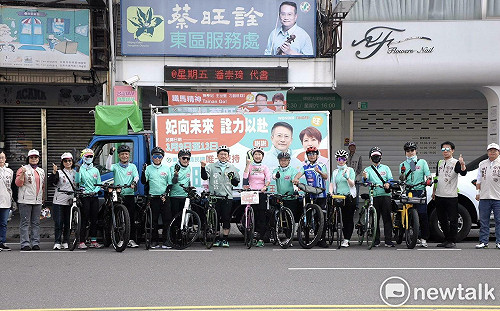 民進黨東區議員初選倒數　蔡旺詮騎鐵馬掃街衝刺　陳亭妃再度陪同力挺