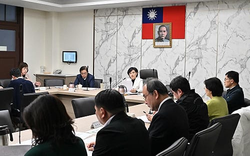 召開穩定物價小組臨時會報 鄭麗君宣示穩定物價五項強化措施