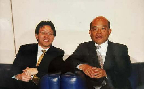 卓榮泰東京外交突破  謝志偉憶：20年前為蘇貞昌爭取法蘭克福過境  「48小時外交驚險記」