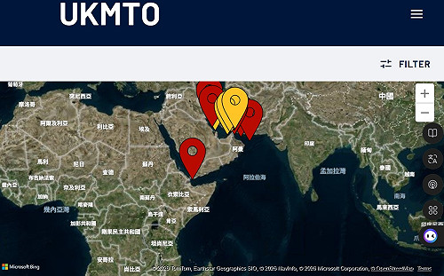 荷姆茲海峽至少3艘貨船遭「不明投射物」擊中 一艘起火船員撤離