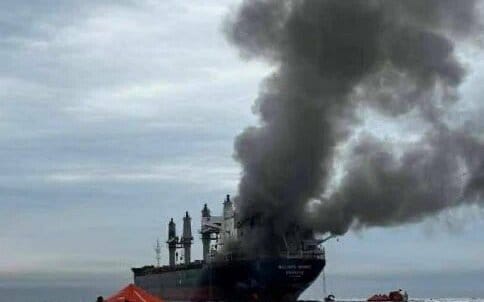 擬收「每艘油輪6400萬過路費」! 伊朗：被炸就全面封鎖荷姆茲海峽