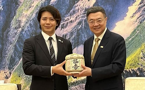 戰力破表！日議員嗆柯文哲「別來日本」再秀合照挺卓揆訪日：對日台關係具重要意義