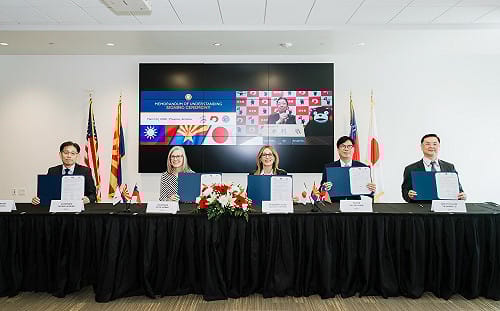 台美日確立「半導體戰略三角」  陳其邁簽署經濟合作備忘錄 