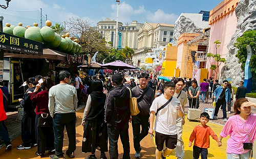 企業家庭日市場夯    義大遊樂世界首迎中鋼親子日  