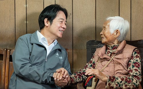 (影)「阿德我很熟」阿嬤一句話成任務　賴清德暖訪雲林農家