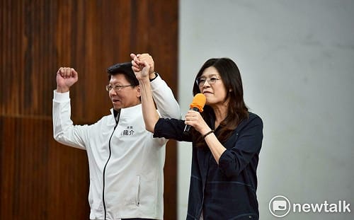 國民黨主席鄭麗文參加台南新春團拜　祝福謝龍介市長候選人馬到成功