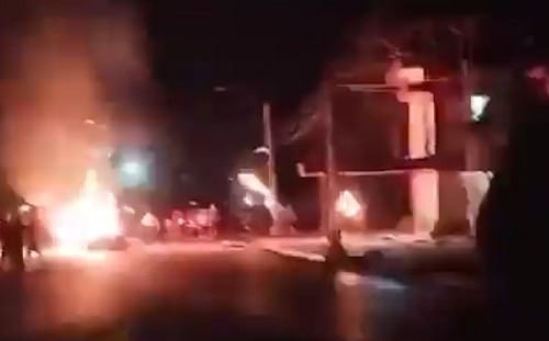 古巴爆發大規模反政府示威  憤怒民眾放火焚燒共產黨黨部