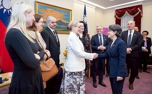 蕭美琴接見芬蘭國會友台小組跨黨派訪團　盼深化科技與AI合作、共同守護民主