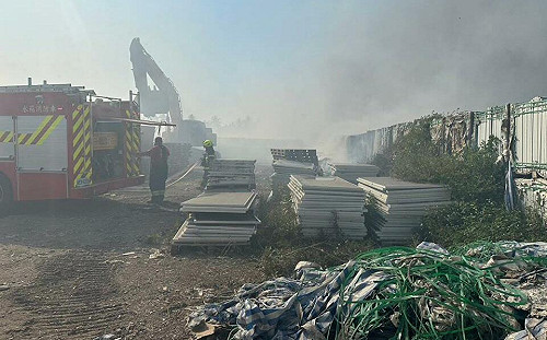 林邊太陽能板暫置場二度火警 能源署：業者最高恐遭罰500萬