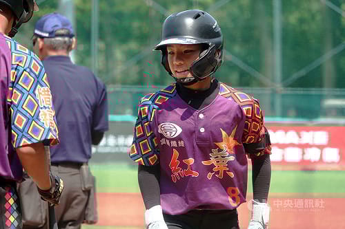 王奕穎在爸爸面前開轟　謝國城盃少棒台東紅葉奪勝