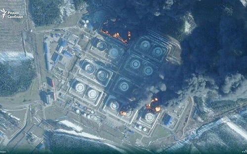 (影) 烏無人機炸俄最大石油出口港! 4油槽起火濃煙蔽天 防空系統、雷達也挨轟