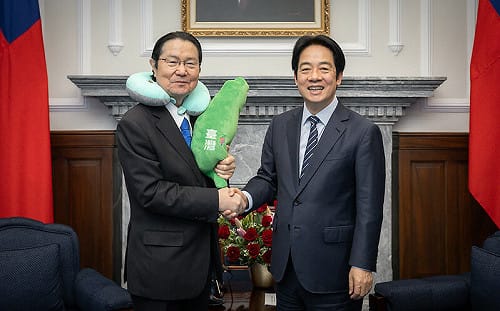 賴清德秀王貞治合照 日台親善協會長：促進台日高中生深入交流 