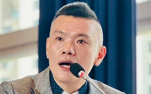 李貞秀你沒幕僚嗎？江和樹開轟：別再開直播了！你亂潑糞我們年底怎麼選？