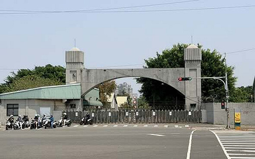 柯志恩喊高市府會遷205兵工廠    許智傑：最好的地點選擇就在衛武營  