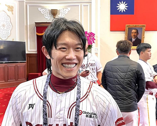 賴清德自曝是陳冠宇球迷　微笑左投見總統腳發抖