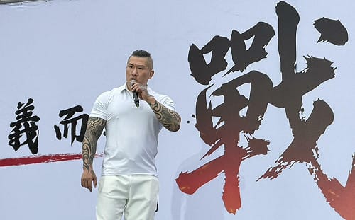 粗口連發！館長轟媒體「垃圾」、嗆賴清德「狗樣子」 喊兩年翻轉政局 