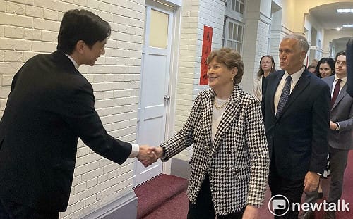 （影）與美參議員談軍購  綠委：氣氛融洽、藍委立場傾向盧秀燕1兆版本