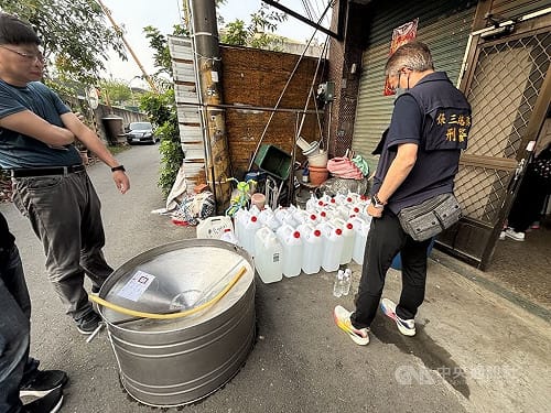 清明需求增 警破彰化私酒工廠查逾3千公升米酒