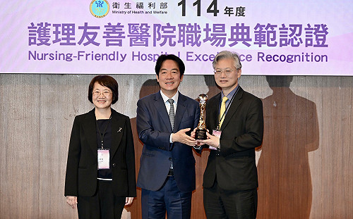 總統親自頒獎！台中榮總奪首屆「護理友善」典範獎　新進護理師留任率95%關鍵曝光