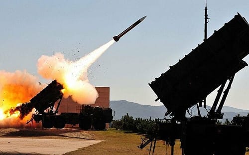 一延！再延？瑞士愛國者飛彈「遲不到貨」  防長：延長付款凍結、全面終止訂單成選項