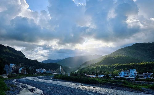 春天泡湯更享受！避開旺季人潮慢遊知本 感受台東靜謐山嵐溪谷