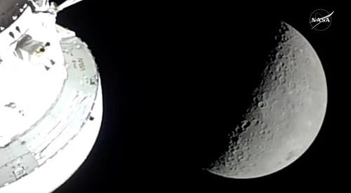 歷史性一天　阿提米絲太空人創距地球最遠太空飛行紀錄