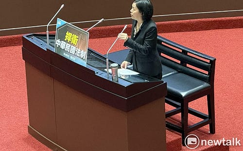 李貞秀再度空氣質詢又哽咽 他諷：保母從陳智菡升級為立法院長韓國瑜