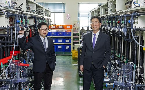 敘豐股價今年大漲84%！載板設備新寵如何憑2數字黏牢輝達供應商 助欣興良率成長近3成？