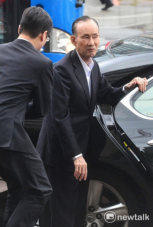 天價交保後　 趙藤雄今早向轄區分局報到