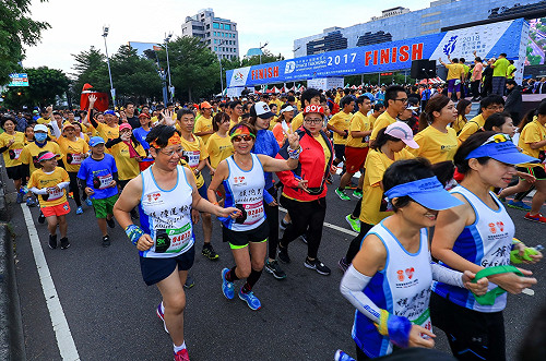 充滿活力與愛心！台中馬拉松開跑   報名費將投入部落廚房建置