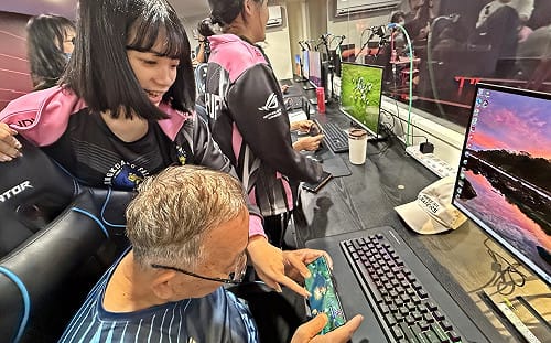 跨世代電競火花！弘光獵鷹隊攜手尚青長者 傳遞《傳說對決》溫情力量