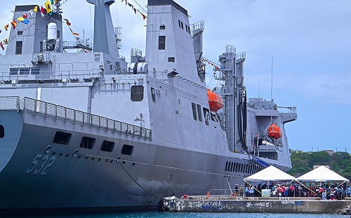 海軍敦睦艦隊首訪聖露西亞  逾2000民眾登艦參觀
