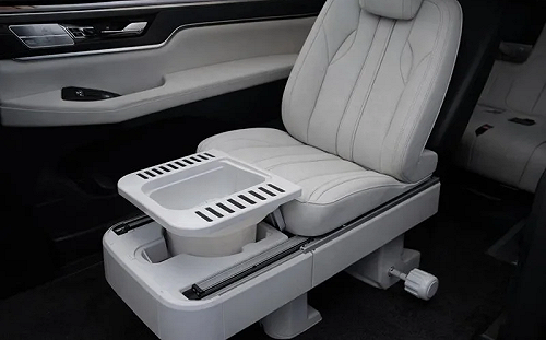 中國車廠申請「車載馬桶」專利！網笑：真正「搭便車」