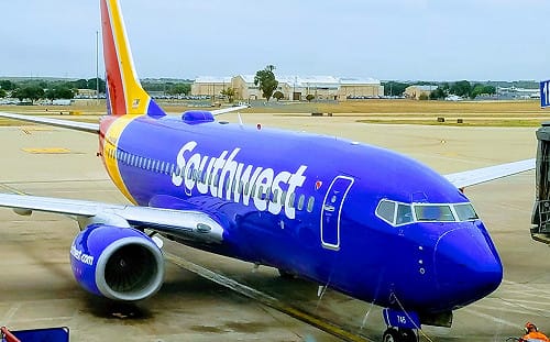 (影) 納許維爾機場驚險擦身！兩西南航空737險相撞 警報大響僅距500英尺