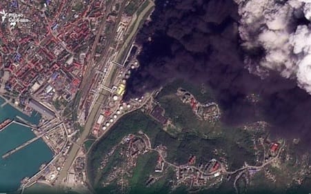 (影) 俄10大煉油廠5個挨轟! 烏再炸圖阿普謝 大火波及港口 莫斯科也遭襲