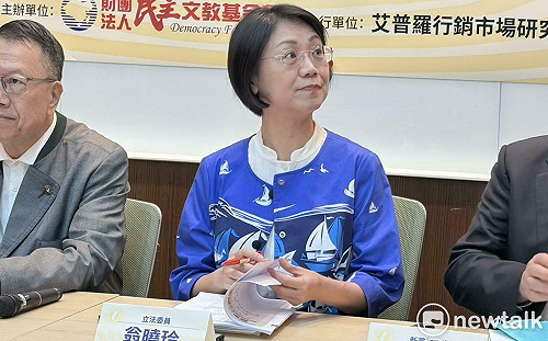 運將轟翁曉車開上人行道耍特權！簡舒培：中國人立委欺負台灣行人