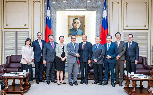 「軍購預算應在川習會前通過」美高層警告韓國瑜：否則付慘痛代價