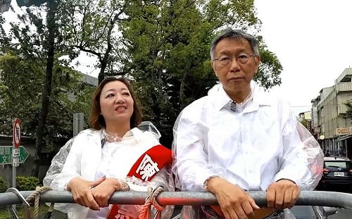 (影)柯文哲宜蘭掃街被民眾罵「這貪污那個」 激動回嘴：證據拿出來