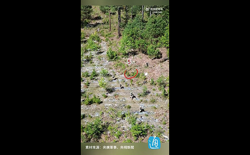 (影) 8人「完美消失」?  中偵察兵偽裝爆紅影片遭諷：紅外線一照全「裸奔」