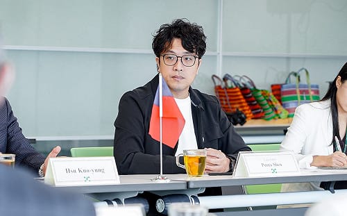 徐巧芯酸「靠沈伯洋救藍營」 沈伯洋笑回：這也是功德一件 