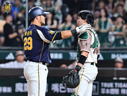 揮棒後擊中陳世嘉插曲　陳俊秀懂捕手的「暈」