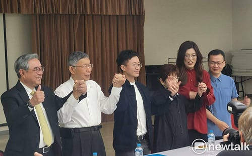 當新黨主席面前  柯文哲自曝多次挖角侯漢廷